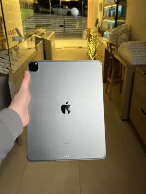 iPad pro 4 100% بحالة الوكالة