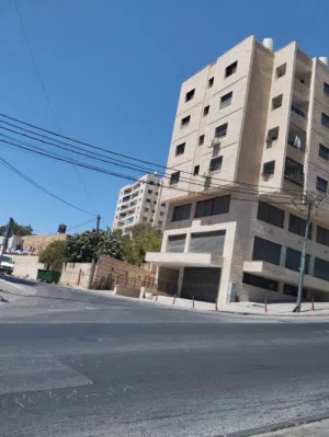 165 m2 3 Bedrooms Apartments for Sale in Ramallah and Al-Bireh Ein Musbah