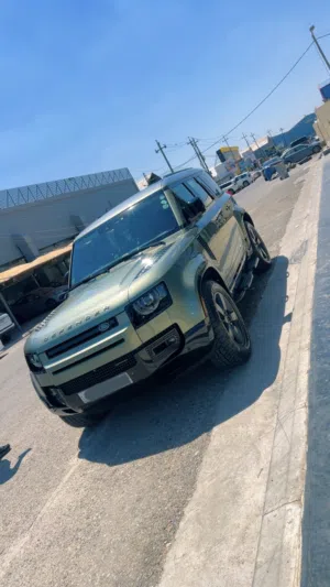 Used Land Rover Defender in Baghdad