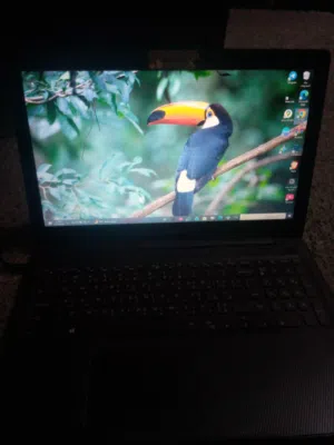 لاب توب ماركة ديل مستعمل بحاله الوكاله متوسط الحجم