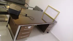 طاولة مكتبية فاخرة