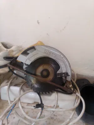 منشار كهرباء شبه جديد للبيع