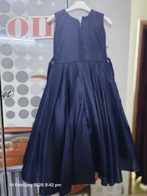 Beautiful Blue Girls Party Dress (6–7 Years) – Excellent Condition