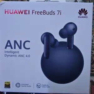 مطلوب كيس شحن فقط سماعات هواوي فري بودز 7i huawei free 7i , لان طايح مني وباقيات بس السماعات