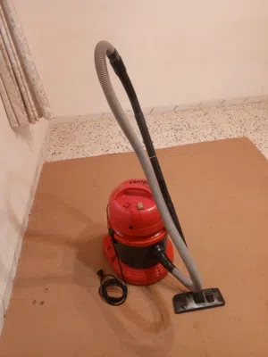 مكنسة كهربائية