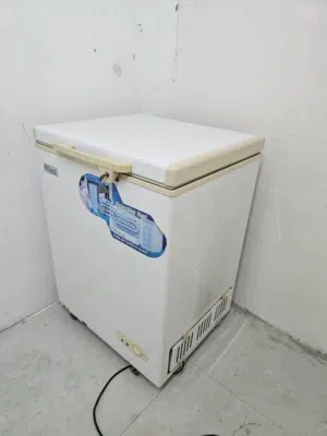 ثلاجة فريزر للبيع بسبب الانتقال