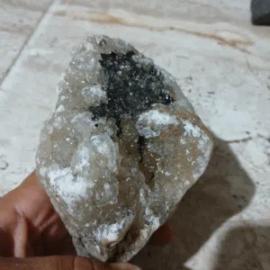 حجر شبه كريم
