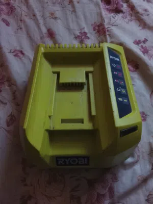 شاحن ريوبي RYOBI