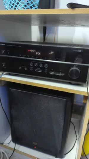 yamaha Av receiver RX V 685 7.2 channel dolby Atmos