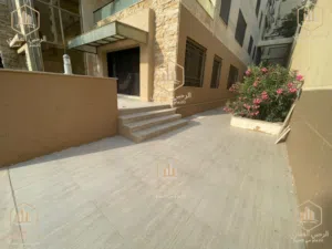 شقة / فاخرة / للايجار / ارضية مع ترسات / خلدا / 400 متر