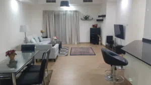 شقة كبيرةمفروشه في الجفيرمن غرفتين تملك حر للبيع