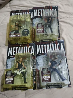 مجموعة نادرة لفرقة ميتاليكا إصدار 2001 METALLICA action figure set of 4