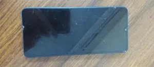 Samsung A12 128GB للبيع الشاشة مكسورة، الجهاز للإصلاح. السعر80درهم