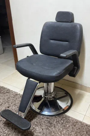 كرسي صالونات بحالة ممتازة
