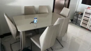 Dining table new condition