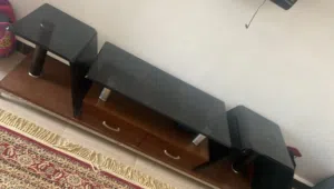 طاولة شاشة