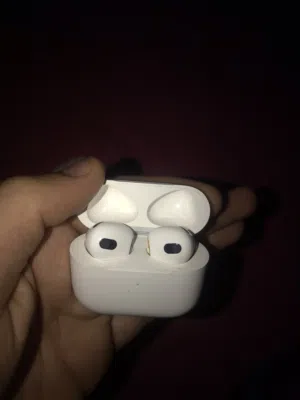 للبيع سماعات Apple AirPods الجيل الثالث 2021