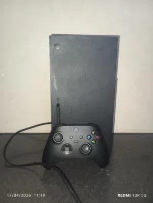 للبيع اكس بوكس سيري x فيها مشكله تشتغل وتطفئ بنفس الوقت البيع على المنظور انت وحظك تشتغل وبنفس الوقت