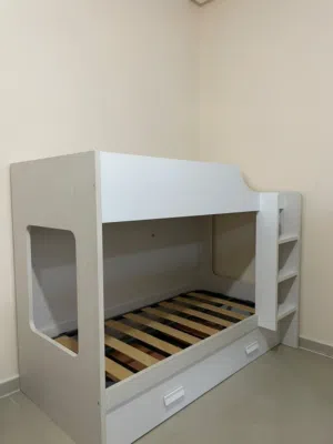 سرير اطفال ثلاث طوابق