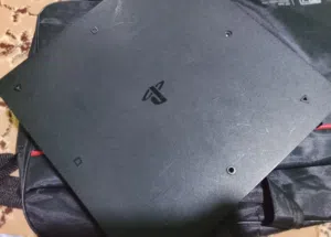 بلاي ستيشن 4 امورها طيبه للبيع او للبدلpc او لابتوب