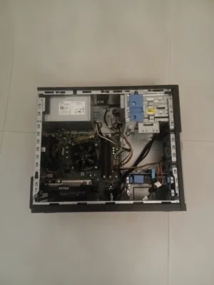 كمبيوتر جيمنج لا يخدعك شكله مع الشاشه بمعالح i7 و كرت GTX1050TI ووندوز 11 برو