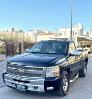 Used Chevrolet Silverado in Farwaniya