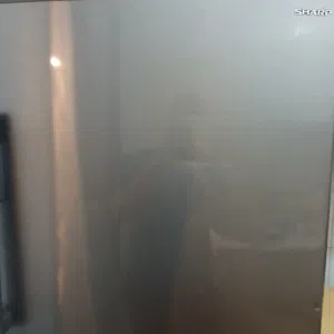 ثلاجة شارب بحالة جيدة