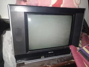 تلفزيون للبيع استعمال نضيف بي 150