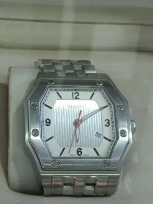فالنتينو برستيج كولكشن دتا وتش سويسرة الصنع