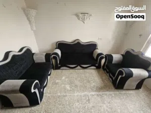 تم التخفيض لسرعه البيع..سبب البيع نقل ومالقي غرفه وسيعه لهن فقط والكنب جديد .