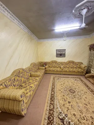 كنبات وجالسات ارضيه ممتازه ونظيفه