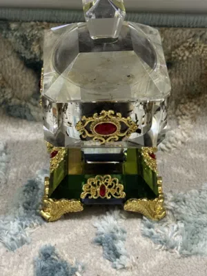 نوادر من التوزيعات والهدايا الخاصة للجادين