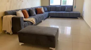 طقم كنب مع طقم طاولات