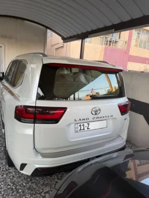 السلام عليكم  للبيع لاندكروز vx 2024