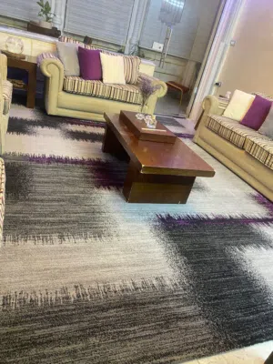 طقم كنب سبع مقاعد بحالة جيدة