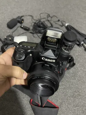 كانون 70D نظيفة كثير كثير استعمال بسيط