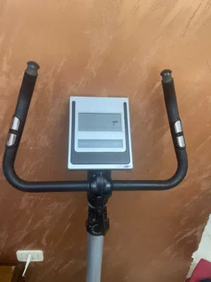 دراجة رياضية ثابتة للبيع