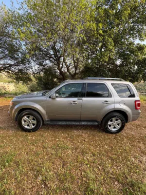 فورد اسكايب اسكيب هايبرد 4x4 فل اتوماتيك فل مسكر أعلى صنف ليمتد فحص كامل للبيع بسعر مغري