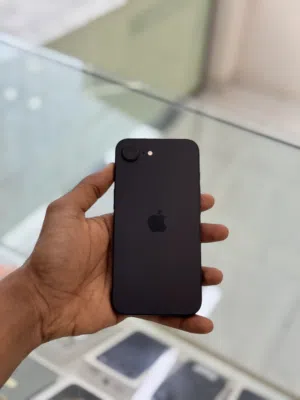 Apple iPhone 16e in Black – 128GB, Used Excellent Condition, 1 Year Old