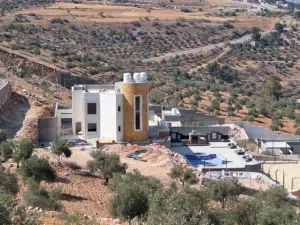 مزرعة قيد الإنشاء بسعر مغري جدا 175 الف دينار والسعر المطلوب نص التكلفة المدفوعة
