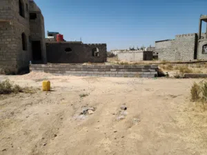 أرض للبيع لبنتين ونصف