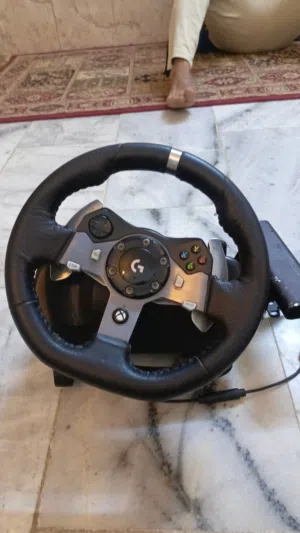 دركسون 3فرات لوجتك g920 نسخة pc + xbox Logitech g920 Driving force + shifter مع كرسي للدركسون
