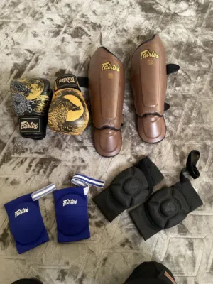 للبيع معدات مواي تاي كيك بوكسنق أصلية من Fairtex
