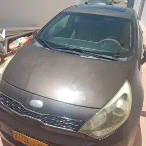 سيارة كيا ريو 2013 كوبيه خليجية نظيفة مرخصة باصدار EX وبتقنيات حديثة