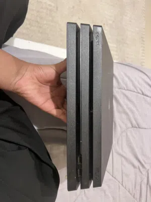 العنوان: بلايستيشن 4 برو (PS4 Pro) نظيف جداً من الناحية التقنية - نسخة الـ 4K