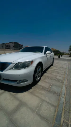 للبيع لكزس LS460 موديل 2006 خليجي