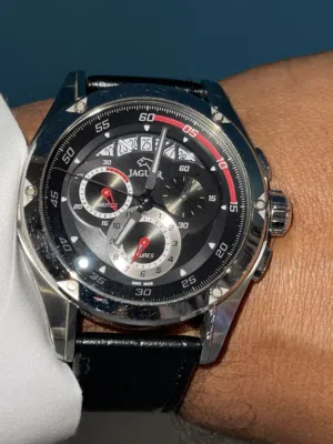 ساعة جاغور نظيفه