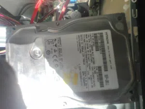 Hard Disk قرص صلب عدد ثلاث شغالات ما فيهم ولا عيب ثنين لابتوب واحد كميوتر