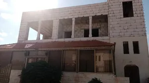 300 m2 More than 6 bedrooms Townhouse for Sale in Al Karak Al-Mazar Al-Janoubi