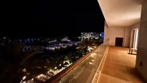 Luxury Marina View Apartment in Al Mouj